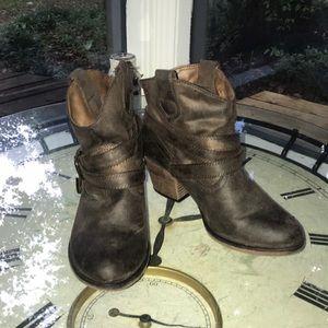 Rocket Dog Shoes - Brown ankle cowboy style booties- 8.5 Rocket Dog Shoes - Brown ankle cowboy style booties- 8.5